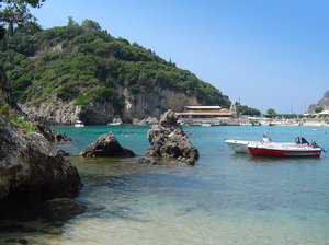 Отличные пляжи, красивые виды, интересные места и приятная атмосфера - это отдых в Греции
