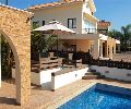 Купить дом на Кипре с большим участком земли